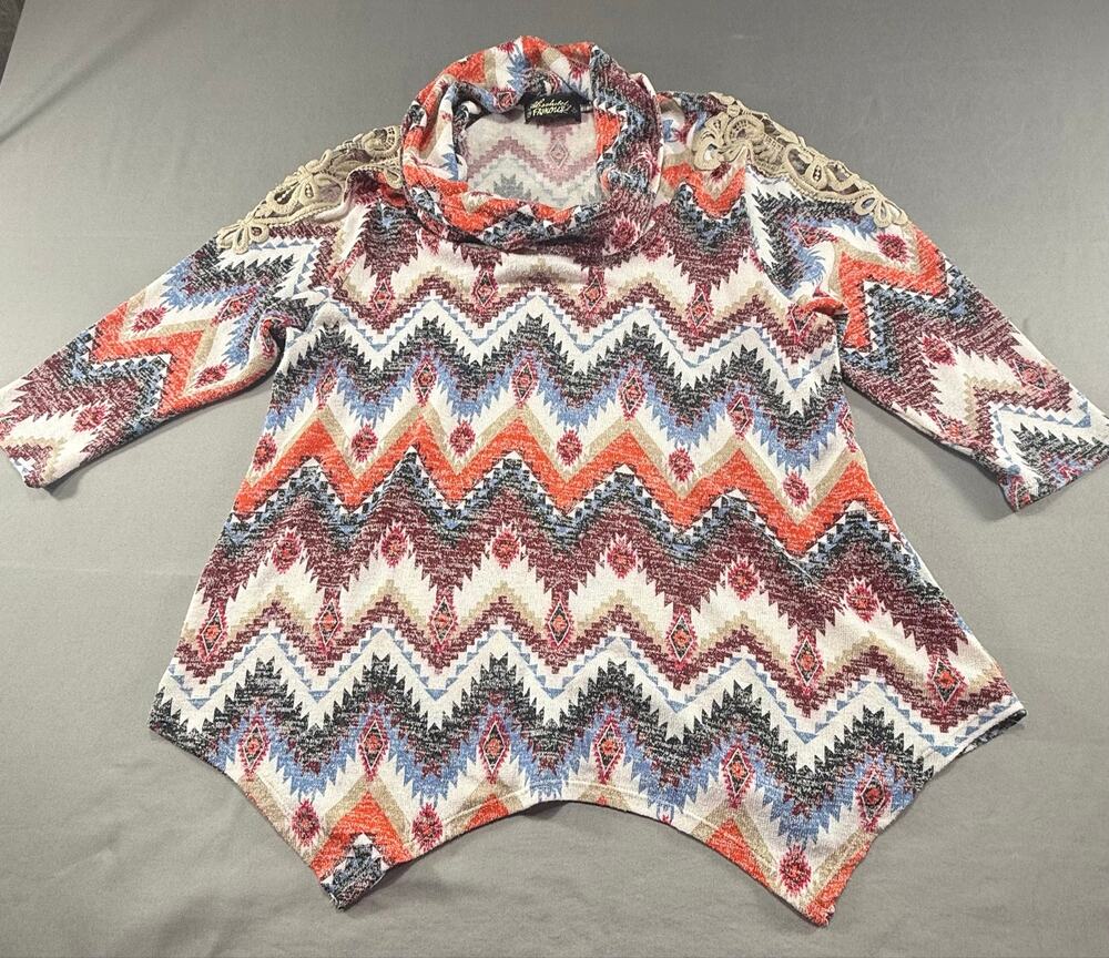 Absolutely Famous Women’s Medium Aztec Cowl Neck Sharkbite Top Lace Boho M